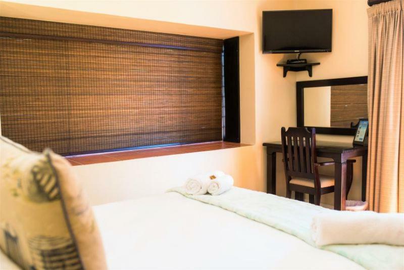 The Tides Inn Bed And Breakfast Дърбан Екстериор снимка