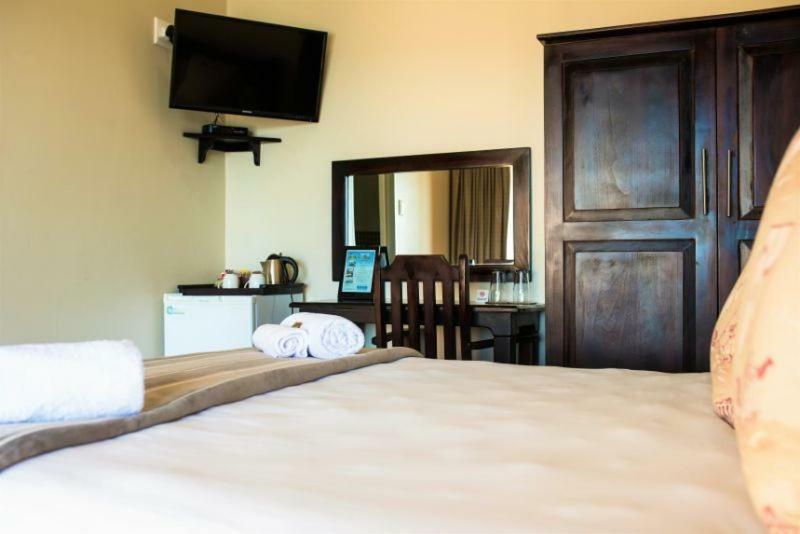 The Tides Inn Bed And Breakfast Дърбан Екстериор снимка